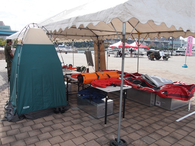 Rescue equipment, evacuation facilities