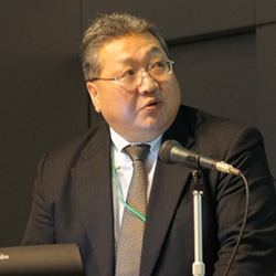 山下隆司氏